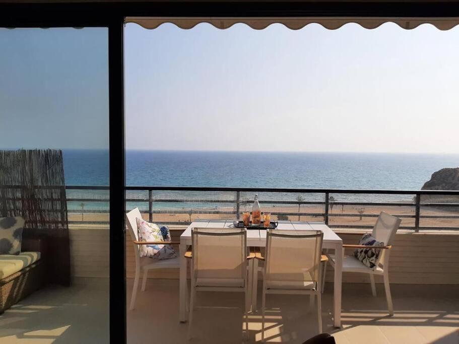 Top-Floor Beachfront Apartment With Parking, Pool, & Spacious Sea-View Balcony Villajoyosa Dış mekan fotoğraf